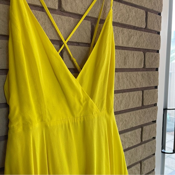 Yellow dress - Picture 9 of 9